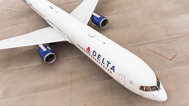 Delta maintains first-quarter guidance as CEO says travel demand has been 'really, really great'