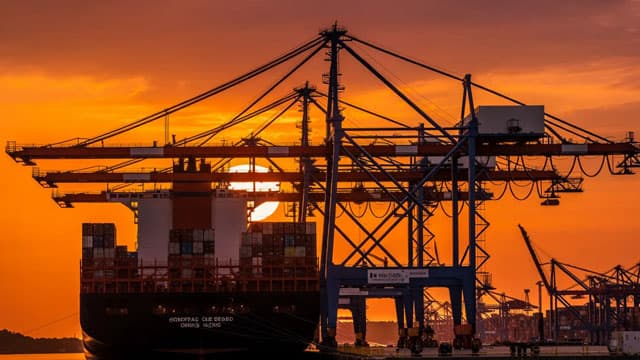 YPF seeks Argentina tax breaks for $8.73 billion Vaca Muerta shale project