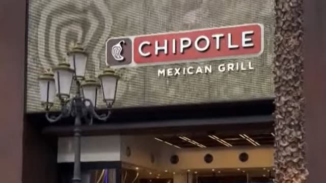Chipotle earnings miss estimates, but same-store sales increase for third straight quarter