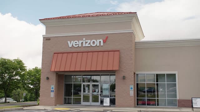 Verizon mobile service down for thousands of customers in the U.S., Downdetector shows