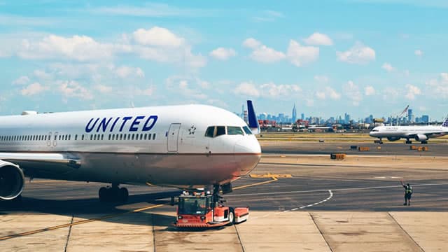 Flight disruptions ease at Newark, Philadelphia following equipment outage