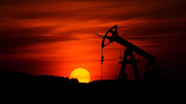 Hungary's top oil firm MOL gets U.S. extension for talks to buy Serbia's NIS