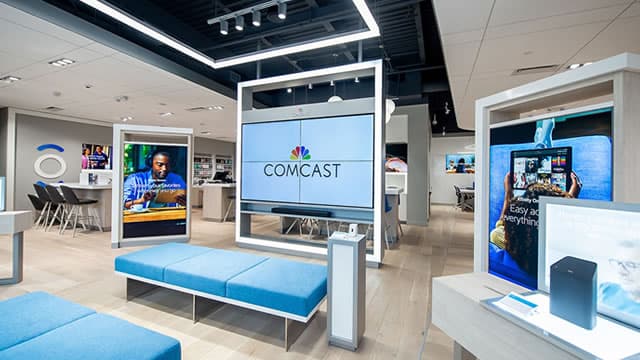 Comcast beats estimates on sports boost, easing broadband losses