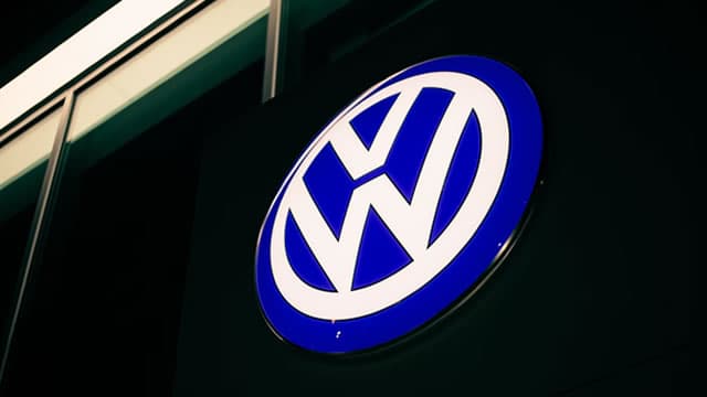 Volkswagen labour chief says confidence in CEO damaged but can be repaired