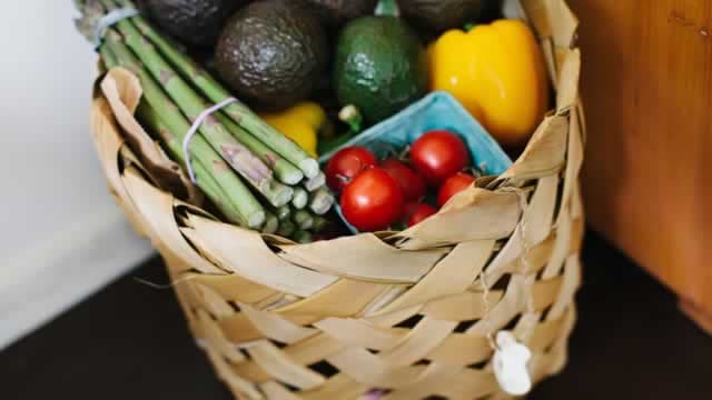 DoorDash in talks to buy Instacart, WSJ reports